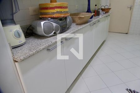 Apartamento à venda com 138m², 4 quartos e 3 vagas Apartamento à venda com 138m², 4 quartos e 3 vagasCozinha