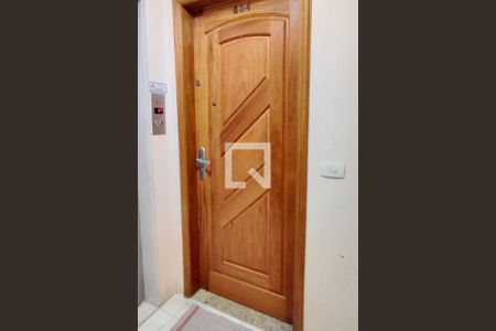 Apartamento à venda com 138m², 4 quartos e 3 vagas Apartamento à venda com 138m², 4 quartos e 3 vagasHall de entrada