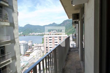 Apartamento à venda com 138m², 4 quartos e 3 vagas Apartamento à venda com 138m², 4 quartos e 3 vagasQuarto 2 varanda