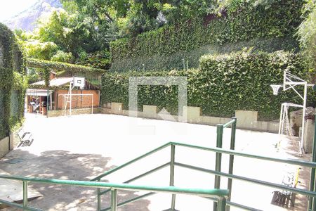Apartamento à venda com 138m², 4 quartos e 3 vagas Apartamento à venda com 138m², 4 quartos e 3 vagasÁrea Comum - Playground
