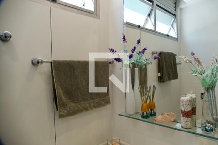 Apartamento à venda com 138m², 4 quartos e 3 vagas Apartamento à venda com 138m², 4 quartos e 3 vagasBanheiro social