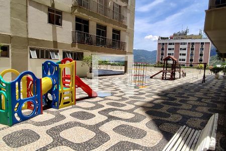Apartamento à venda com 138m², 4 quartos e 3 vagas Apartamento à venda com 138m², 4 quartos e 3 vagasÁrea Comum - Playground