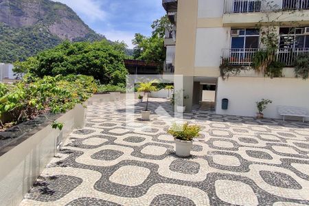 Apartamento à venda com 138m², 4 quartos e 3 vagas Apartamento à venda com 138m², 4 quartos e 3 vagasÁrea Comum - Playground