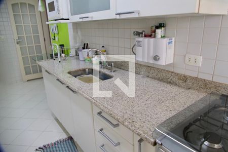 Apartamento à venda com 138m², 4 quartos e 3 vagas Apartamento à venda com 138m², 4 quartos e 3 vagasCozinha