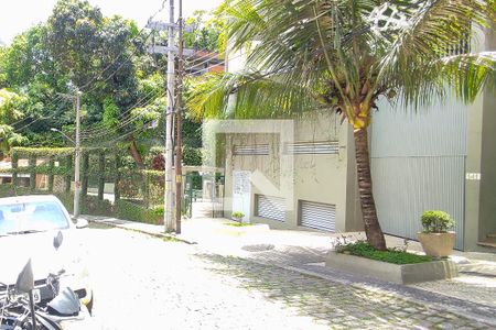 Apartamento à venda com 138m², 4 quartos e 3 vagas Apartamento à venda com 138m², 4 quartos e 3 vagasVista da Rua