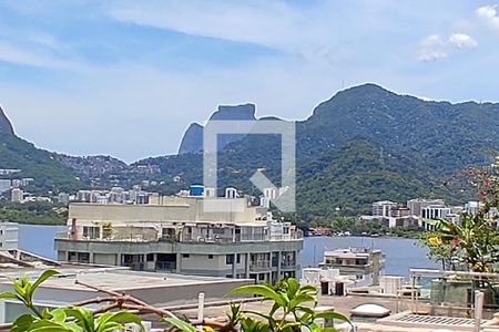 Apartamento à venda com 138m², 4 quartos e 3 vagas Apartamento à venda com 138m², 4 quartos e 3 vagasÁrea Comum - Playground vista