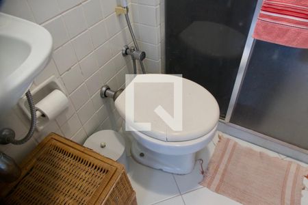Apartamento à venda com 138m², 4 quartos e 3 vagas Apartamento à venda com 138m², 4 quartos e 3 vagasBanheiro serviço