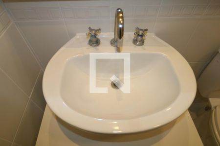 Banheiro de apartamento para alugar com 1 quarto, 42m² em Água Branca, São Paulo