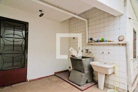 Casa à venda com 200m², 4 quartos e 5 vagas Casa à venda com 200m², 4 quartos e 5 vagasÁrea de Serviço