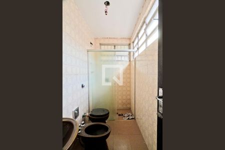 Casa à venda com 200m², 4 quartos e 5 vagas Casa à venda com 200m², 4 quartos e 5 vagasBanheiro da Suíte