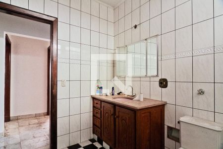 Casa à venda com 200m², 4 quartos e 5 vagas Casa à venda com 200m², 4 quartos e 5 vagasBanheiro