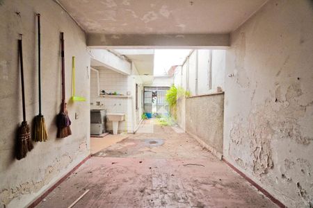 Casa à venda com 200m², 4 quartos e 5 vagas Casa à venda com 200m², 4 quartos e 5 vagasGaragem