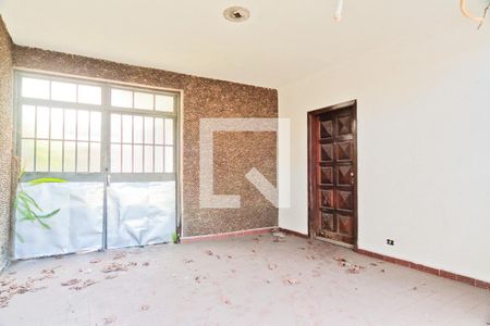 Casa à venda com 200m², 4 quartos e 5 vagas Casa à venda com 200m², 4 quartos e 5 vagasGaragem