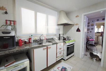 Apartamento à venda com 139m², 3 quartos e 3 vagas Apartamento à venda com 139m², 3 quartos e 3 vagasCozinha