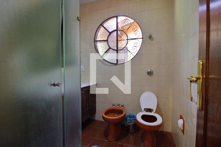 Casa à venda com 650m², 4 quartos e 3 vagas Casa à venda com 650m², 4 quartos e 3 vagasBanheiro da Suíte 2