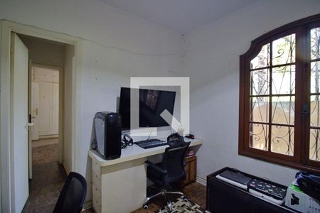 Casa à venda com 650m², 4 quartos e 3 vagas Casa à venda com 650m², 4 quartos e 3 vagasSuíte Americana