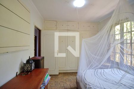 Casa à venda com 650m², 4 quartos e 3 vagas Casa à venda com 650m², 4 quartos e 3 vagasSuíte Americana