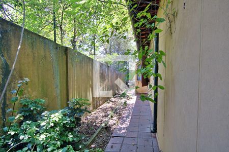 Casa à venda com 650m², 4 quartos e 3 vagas Casa à venda com 650m², 4 quartos e 3 vagasÁrea Externa