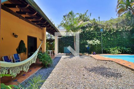 Casa à venda com 650m², 4 quartos e 3 vagas Casa à venda com 650m², 4 quartos e 3 vagasÁrea Externa