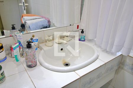 Casa à venda com 650m², 4 quartos e 3 vagas Casa à venda com 650m², 4 quartos e 3 vagasBanheiro da Suíte Americana