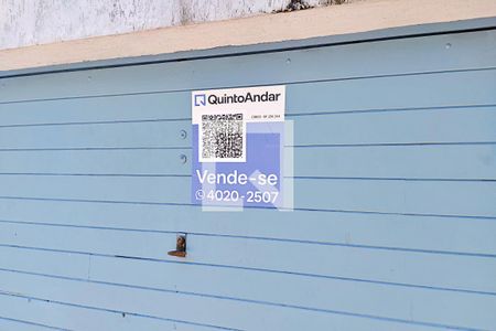 Casa à venda com 650m², 4 quartos e 3 vagas Casa à venda com 650m², 4 quartos e 3 vagasFachada