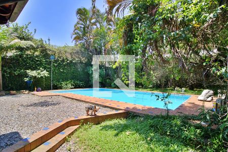 Casa à venda com 650m², 4 quartos e 3 vagas Casa à venda com 650m², 4 quartos e 3 vagasÁrea Externa