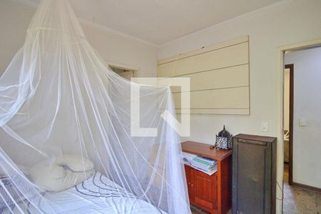 Casa à venda com 650m², 4 quartos e 3 vagas Casa à venda com 650m², 4 quartos e 3 vagasSuíte Americana