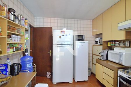 Casa à venda com 650m², 4 quartos e 3 vagas Casa à venda com 650m², 4 quartos e 3 vagasCozinha