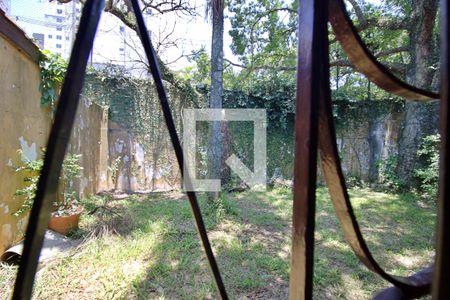 Casa à venda com 650m², 4 quartos e 3 vagas Casa à venda com 650m², 4 quartos e 3 vagasVista da Suíte 2