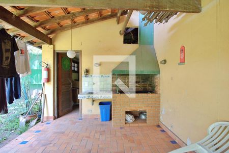 Casa à venda com 650m², 4 quartos e 3 vagas Casa à venda com 650m², 4 quartos e 3 vagasÁrea Externa