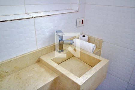 Casa à venda com 650m², 4 quartos e 3 vagas Casa à venda com 650m², 4 quartos e 3 vagasBanheiro da Suíte 1