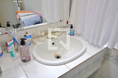 Casa à venda com 650m², 4 quartos e 3 vagas Casa à venda com 650m², 4 quartos e 3 vagasBanheiro da Suíte Americana