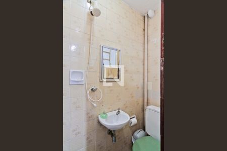 Casa à venda com 144m², 2 quartos e 2 vagas Casa à venda com 144m², 2 quartos e 2 vagasEscritório - banheiro