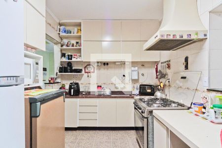 Casa à venda com 144m², 2 quartos e 2 vagas Casa à venda com 144m², 2 quartos e 2 vagasCozinha