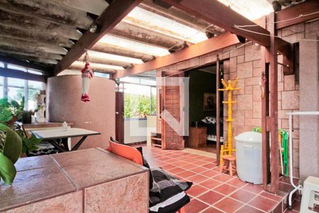 Casa à venda com 144m², 2 quartos e 2 vagas Casa à venda com 144m², 2 quartos e 2 vagasVaranda