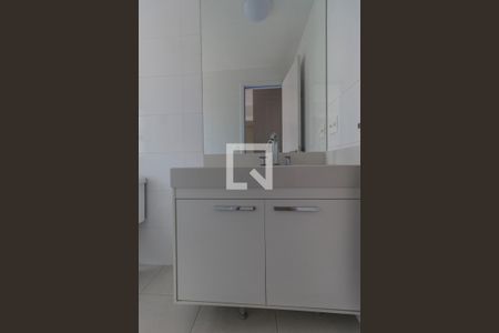 Apartamento à venda com 96m², 3 quartos e 3 vagasBanheiro da Suíte 2