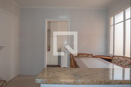 Casa à venda com 229m², 4 quartos e 4 vagas Casa à venda com 229m², 4 quartos e 4 vagasCopa