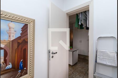 Apartamento à venda com 291m², 4 quartos e 4 vagas Apartamento à venda com 291m², 4 quartos e 4 vagasQuarto de Serviço 1