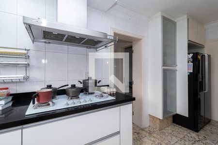 Apartamento à venda com 291m², 4 quartos e 4 vagas Apartamento à venda com 291m², 4 quartos e 4 vagasCozinha