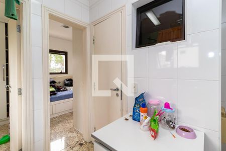 Apartamento à venda com 291m², 4 quartos e 4 vagas Apartamento à venda com 291m², 4 quartos e 4 vagasÁrea de Serviço