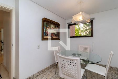 Apartamento à venda com 291m², 4 quartos e 4 vagas Apartamento à venda com 291m², 4 quartos e 4 vagasCopa