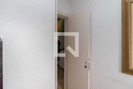 Apartamento à venda com 291m², 4 quartos e 4 vagas Apartamento à venda com 291m², 4 quartos e 4 vagasQuarto de Serviço 2