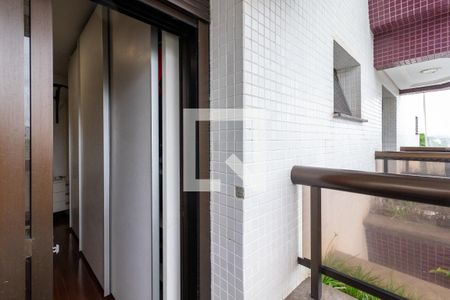 Apartamento à venda com 291m², 4 quartos e 4 vagas Apartamento à venda com 291m², 4 quartos e 4 vagasVaranda da Suíte 3