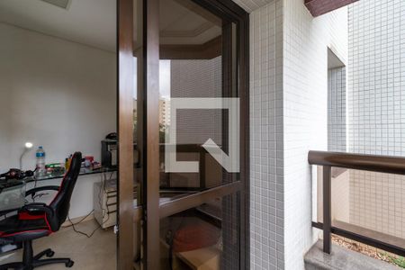 Apartamento à venda com 291m², 4 quartos e 4 vagas Apartamento à venda com 291m², 4 quartos e 4 vagasVaranda do Escritório