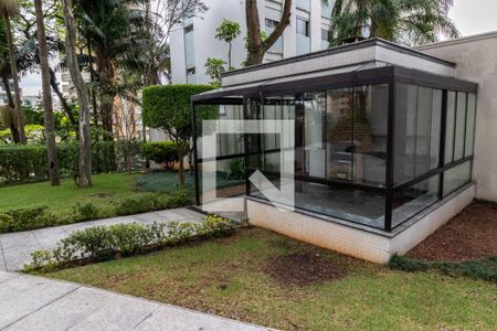 Apartamento à venda com 291m², 4 quartos e 4 vagas Apartamento à venda com 291m², 4 quartos e 4 vagasÁrea comum - Churrasqueira