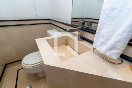 Apartamento à venda com 291m², 4 quartos e 4 vagas Apartamento à venda com 291m², 4 quartos e 4 vagasLavabo