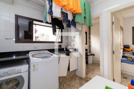 Apartamento à venda com 291m², 4 quartos e 4 vagas Apartamento à venda com 291m², 4 quartos e 4 vagasÁrea de Serviço