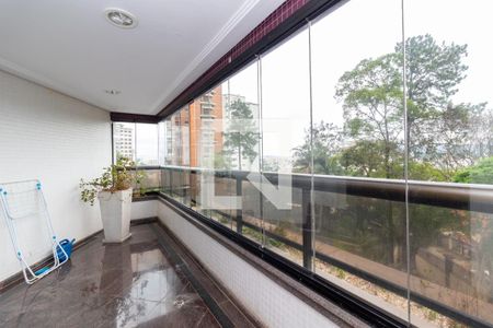 Apartamento à venda com 291m², 4 quartos e 4 vagas Apartamento à venda com 291m², 4 quartos e 4 vagasVaranda da Sala