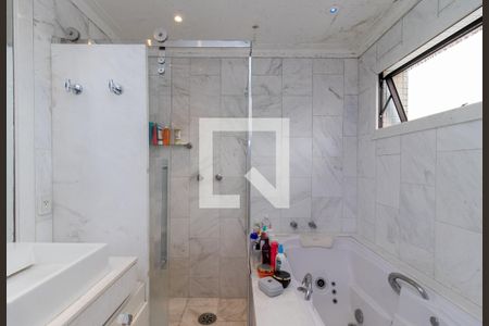 Apartamento à venda com 291m², 4 quartos e 4 vagas Apartamento à venda com 291m², 4 quartos e 4 vagasBanheiro da Suíte 1