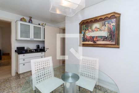 Apartamento à venda com 291m², 4 quartos e 4 vagas Apartamento à venda com 291m², 4 quartos e 4 vagasCopa